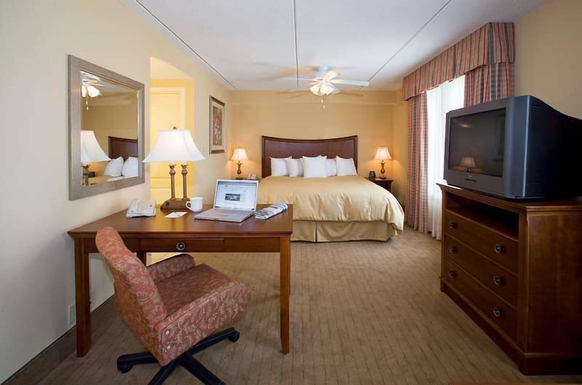 Homewood Suites By Hilton Chesapeake - Greenbrier Exterior photo