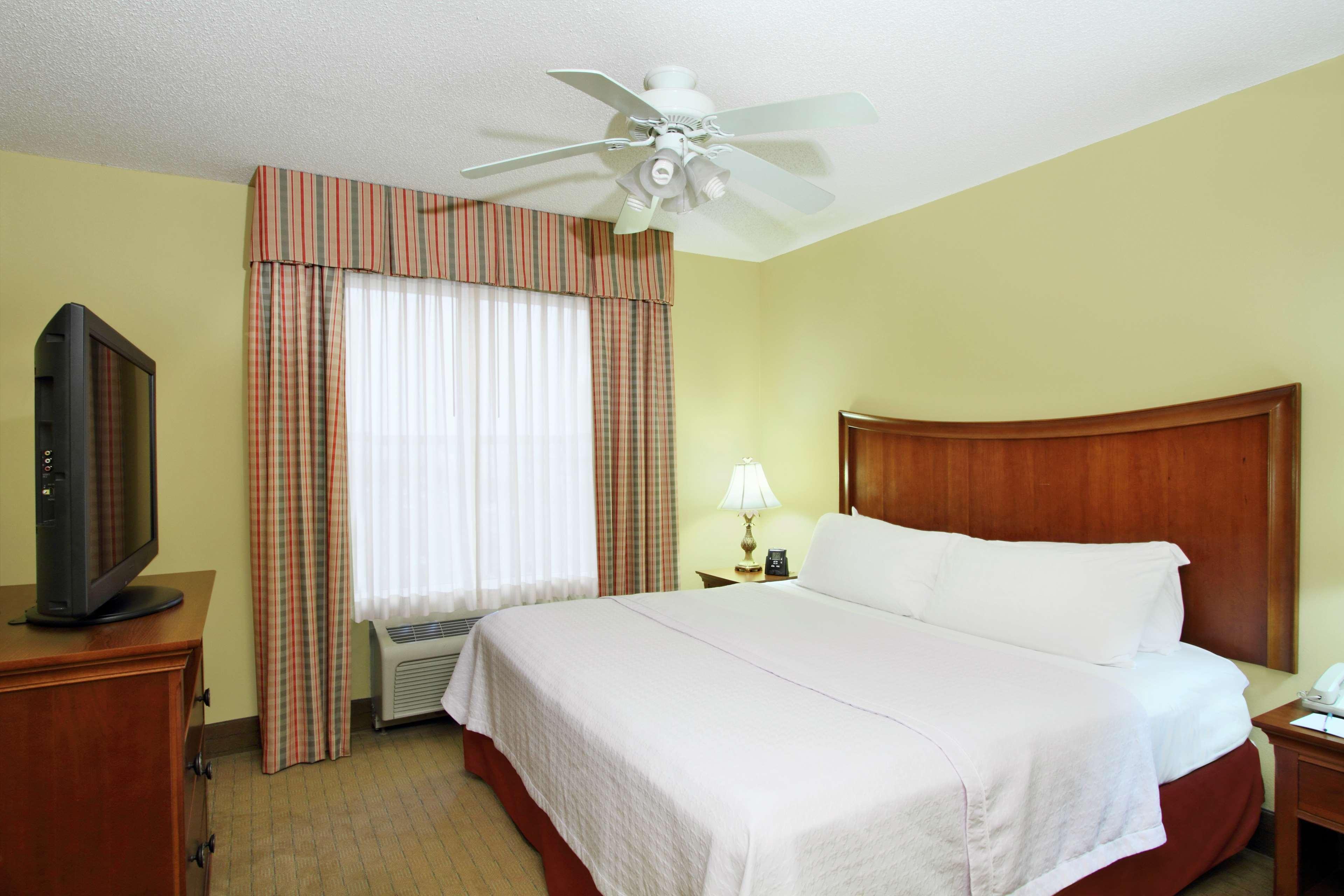 Homewood Suites By Hilton Chesapeake - Greenbrier Exterior photo